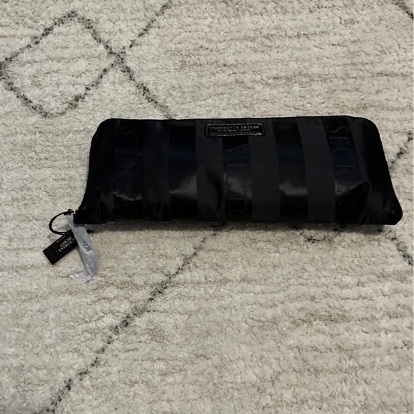 NEW VICTORIA’S SECRET GETAWAY PACKABLE WEEKENDER TOTE XL Size - Picture 4 of 4